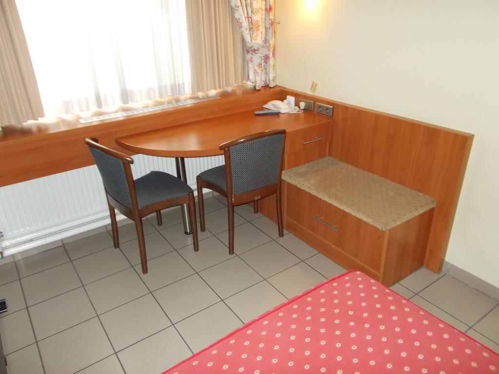 Hotel De Venne Генк Номер фото