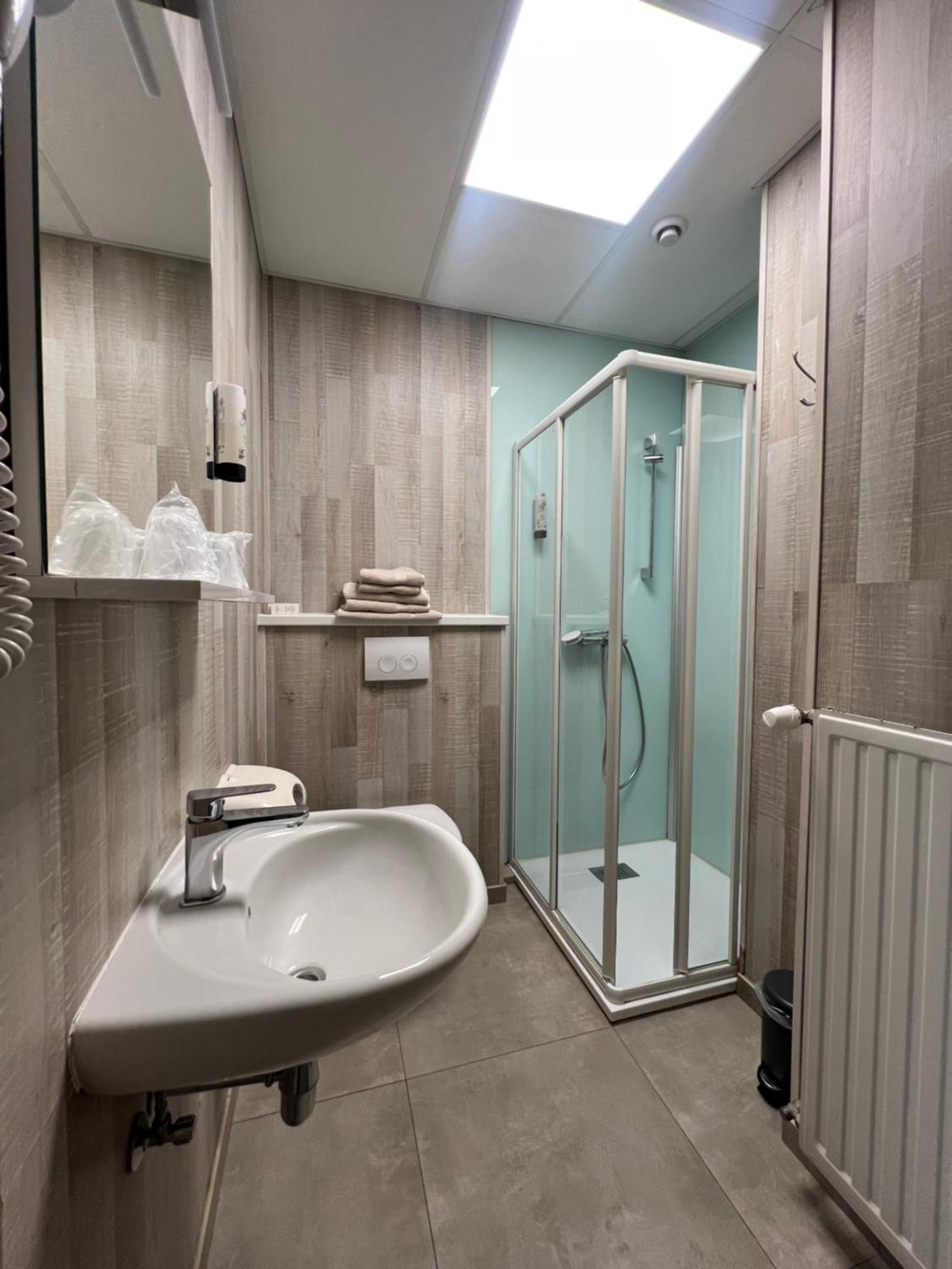 Hotel De Venne Генк Экстерьер фото